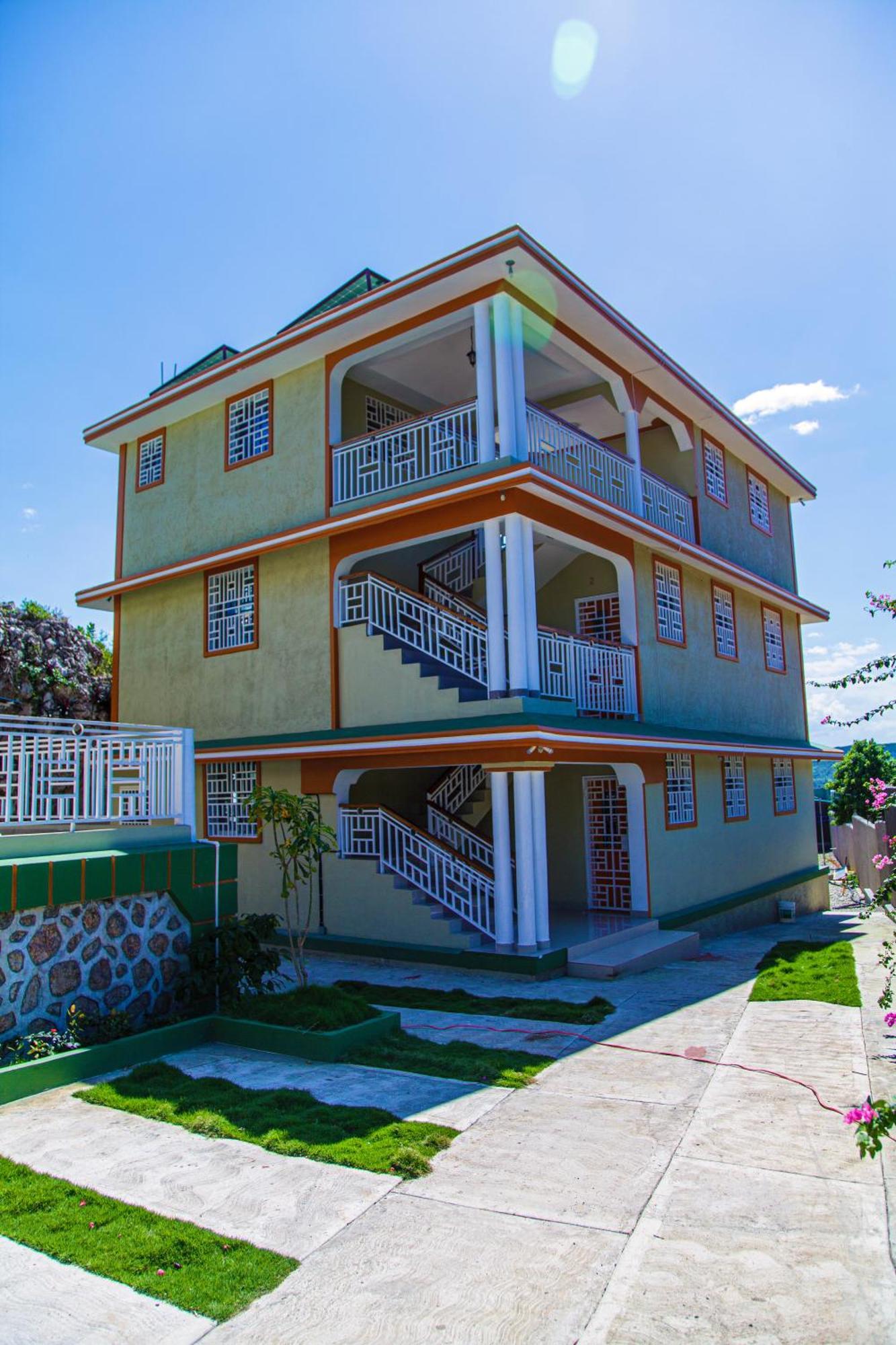 J&G Villa Hotel Cap-Haïtien エクステリア 写真